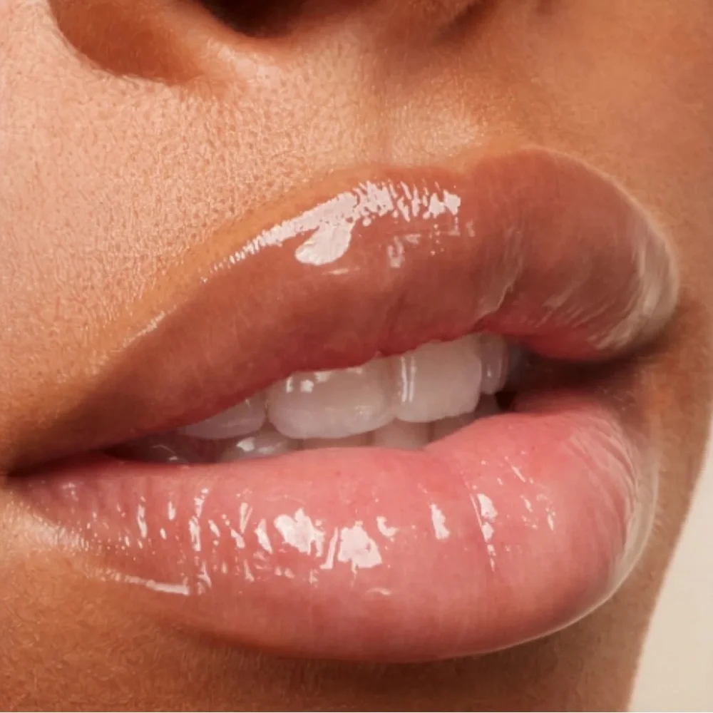 R.E.M. Beauty effect gloss